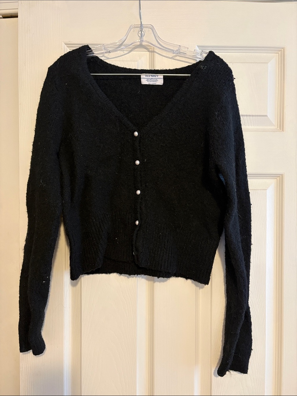 Old Navy Black V-Neck Pearl Button Cropped Cardigan Sweater